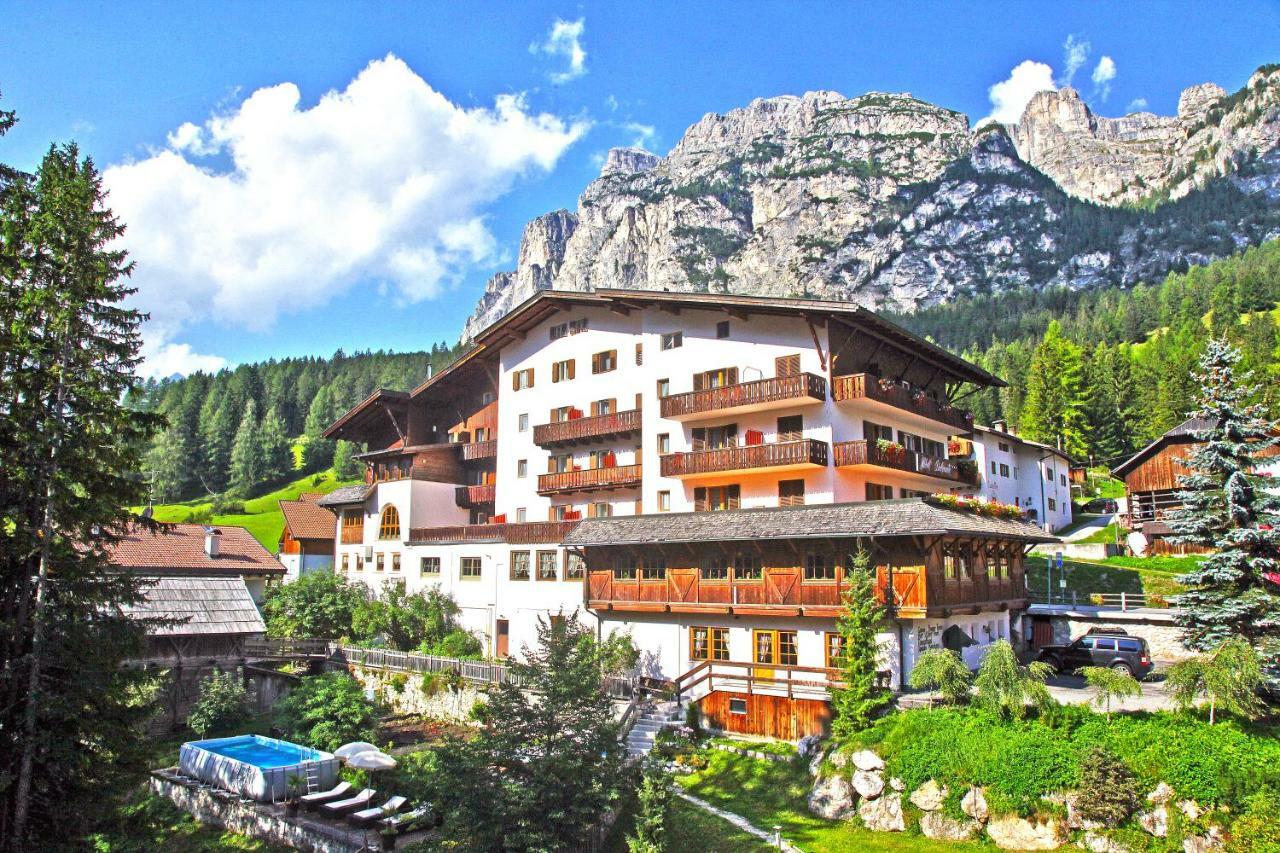 Hotel Dolomiti La Villa  Exterior photo